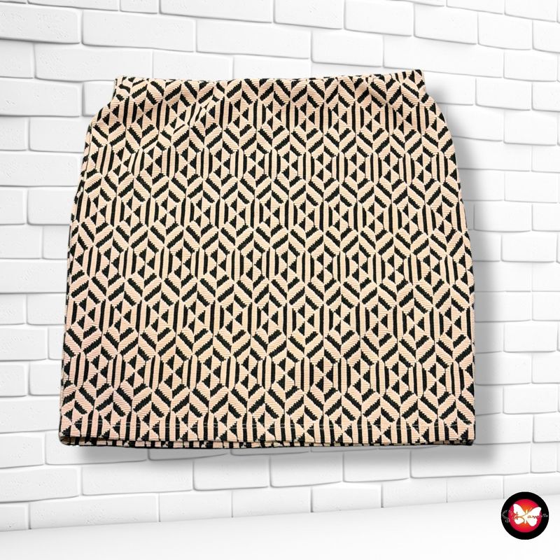 Falda elástica estampada ATMOSPHERE color Salmón y negro Talla 34