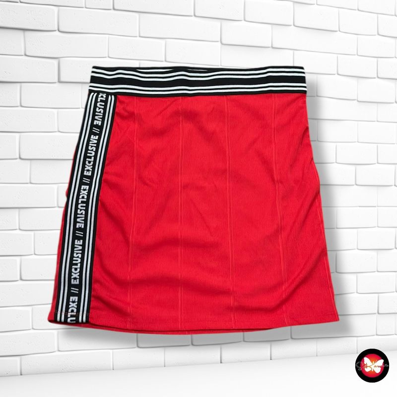 Falda elástica tipo deportiva COOLCAT color Rojo y negro Talla M