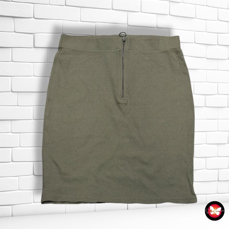 Falda canalé  color Verde oliva Talla 36