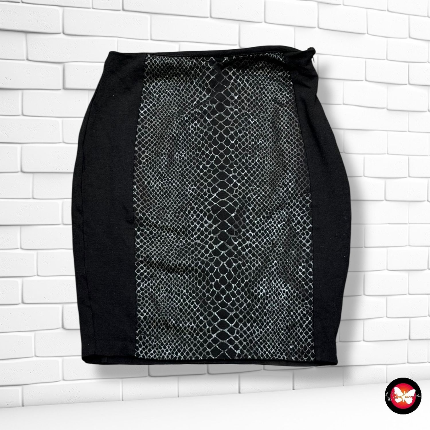 **HOY** Falda estampado serpiente H&amp;M color Negro Talla 36