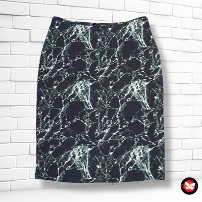 **HOY** Falda lápiz estampada SUPERSTAR color Negro y verde Talla XS