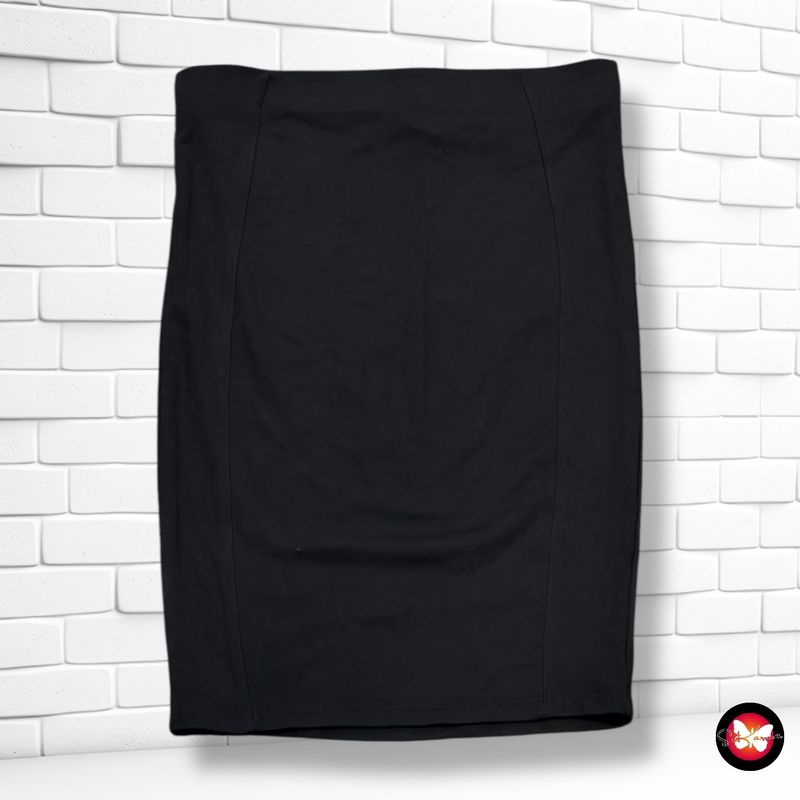 Falda básica STRADIVARIUS color Negro Talla M