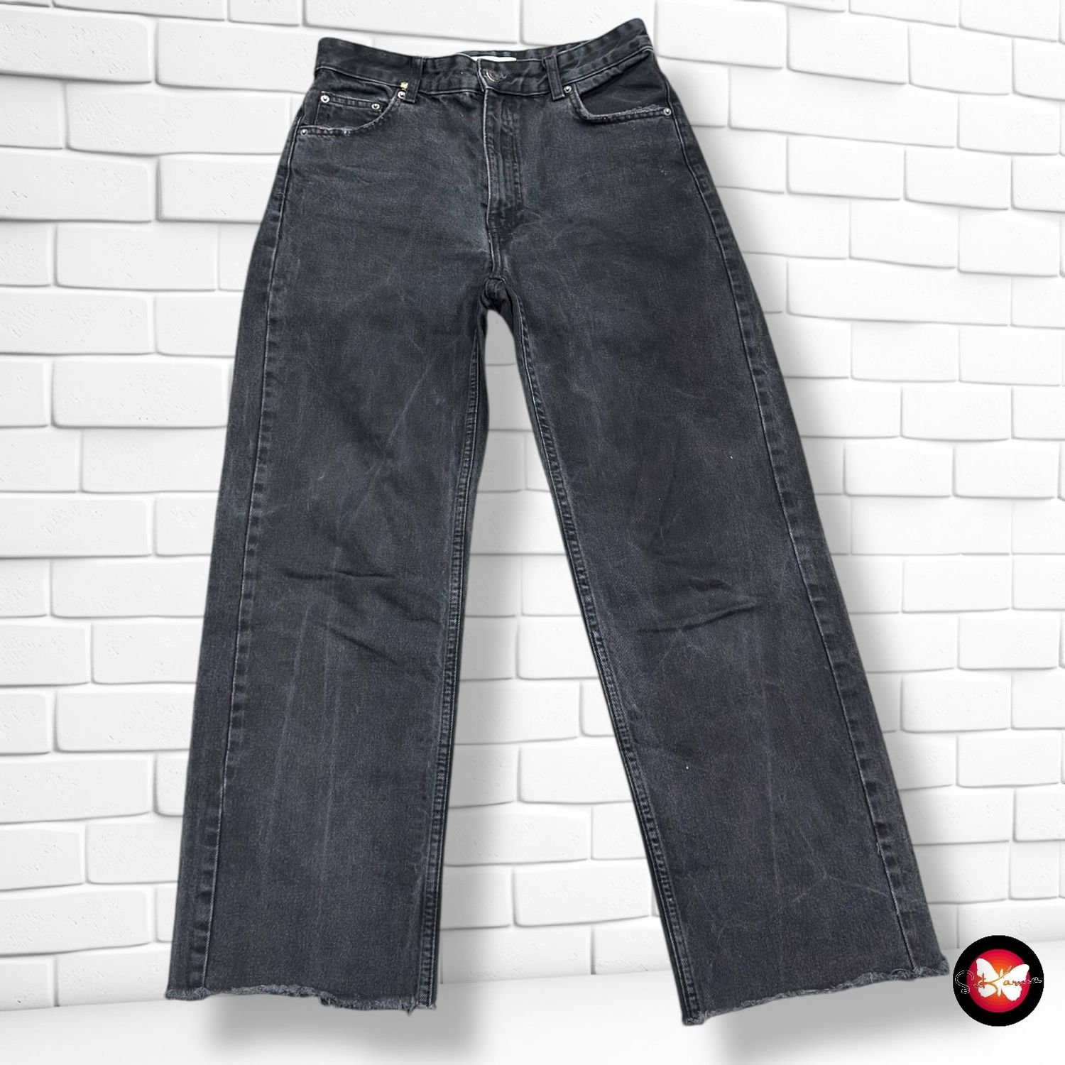 **HOY** Pantalón vaquero ancho de pierna BERSHKA color Negro Talla 38