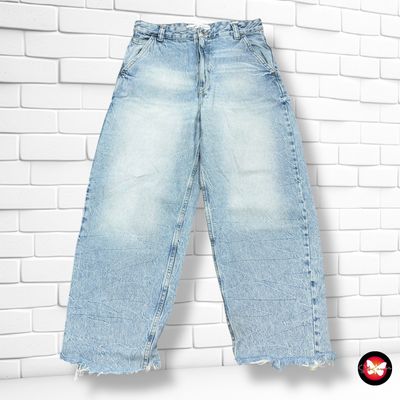 **HOY** Pantalón vaquero ancho de pierna BERSHKA color Azul Talla 38