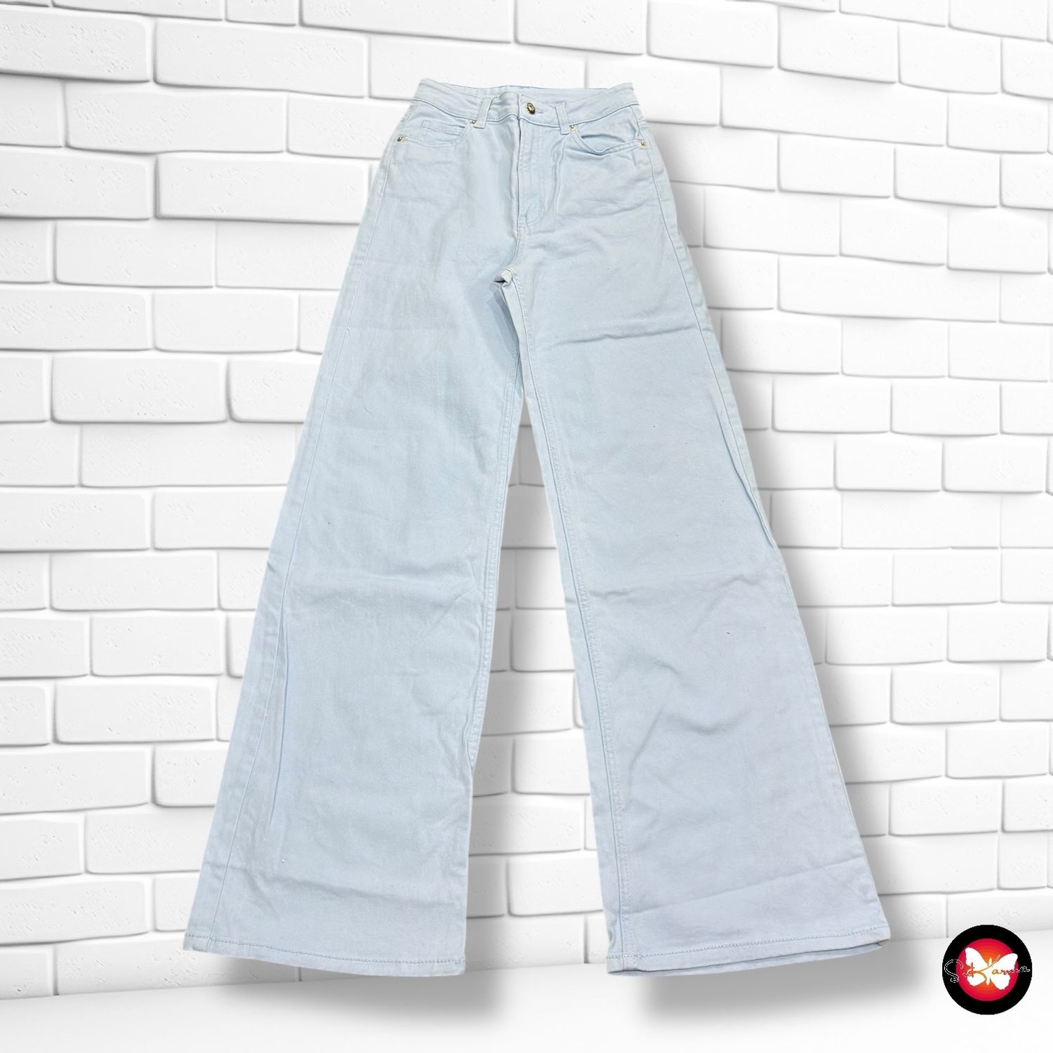 **HOY** Pantalón vaquero ancho de pierna DIVDED color Celeste Talla 34