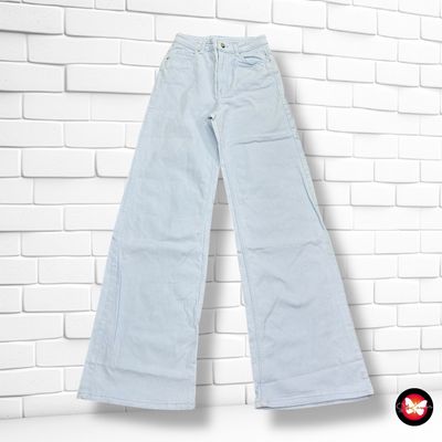 **HOY** Pantalón vaquero ancho de pierna DIVDED color Celeste Talla 34