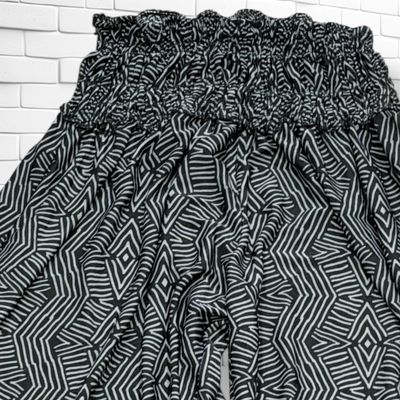 **HOY** Pantalón bombacho  color Negro y gris Talla S