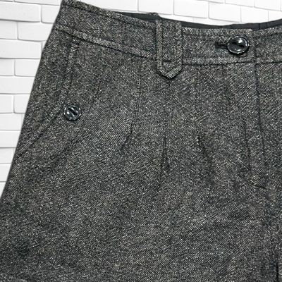 **HOY** Short de paño H&M color Gris Talla 40