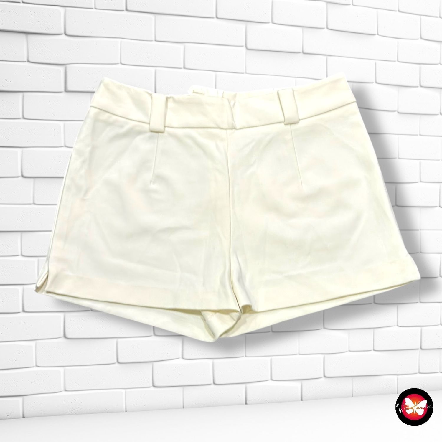 **HOY** Short de vestir  color Crema Talla S/M
