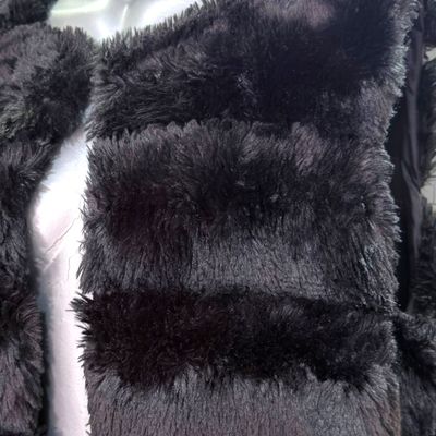 **HOY** Chaleco de pelo BELOVED color Negro Talla S