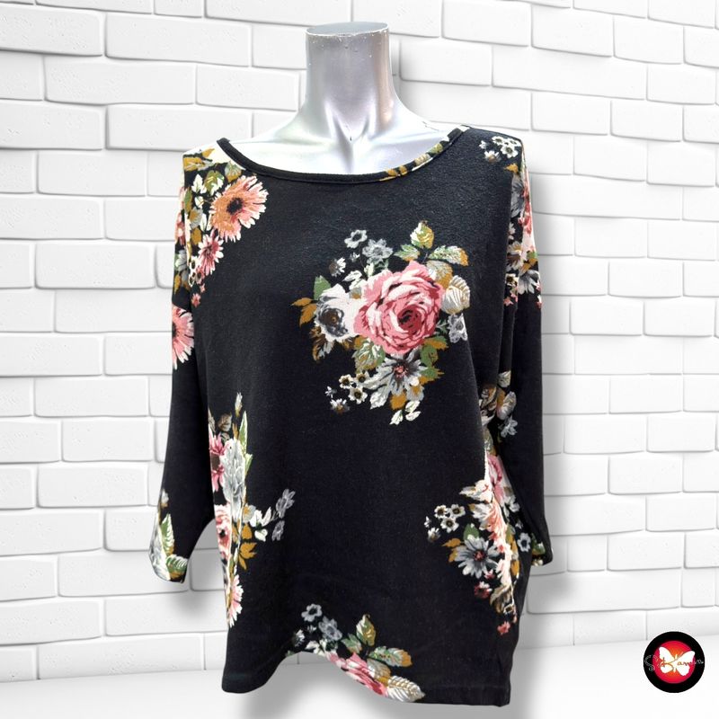 **HOY** Jersey estampado flores ONLY color Negro y varios Talla S