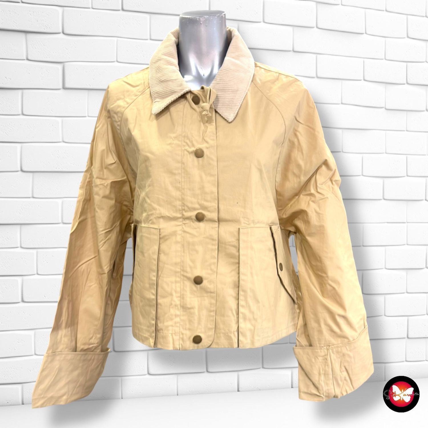 Chubasquero corto ZARA color Beige Talla XL