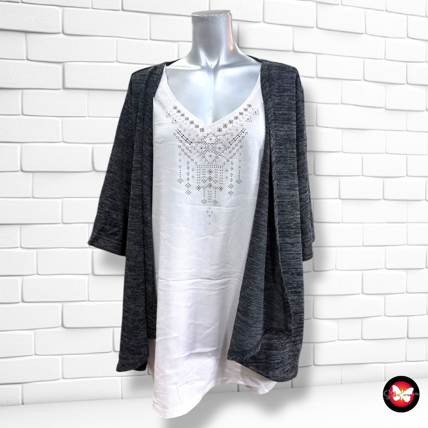 **HOY** Blusa + chaqueta color Gris y blanco Talla XXL