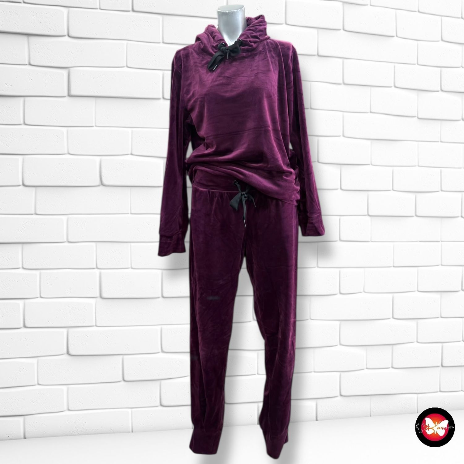 **HOY** Conjunto de chandal de terciopelo ESMARA color Uva Talla 40/42