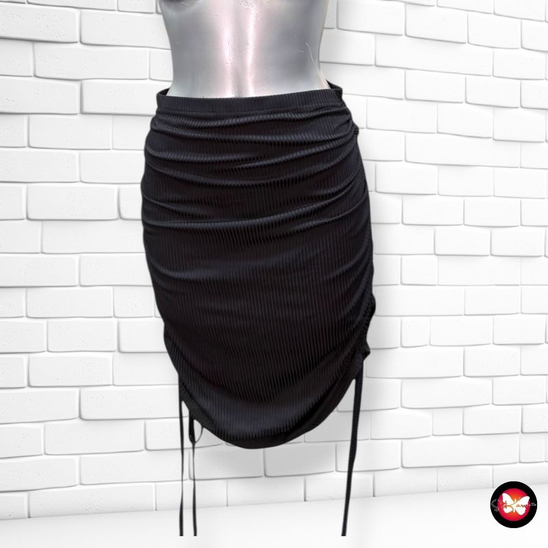 **HOY** Falda canalé con drapeado SHEIN color Negro Talla S