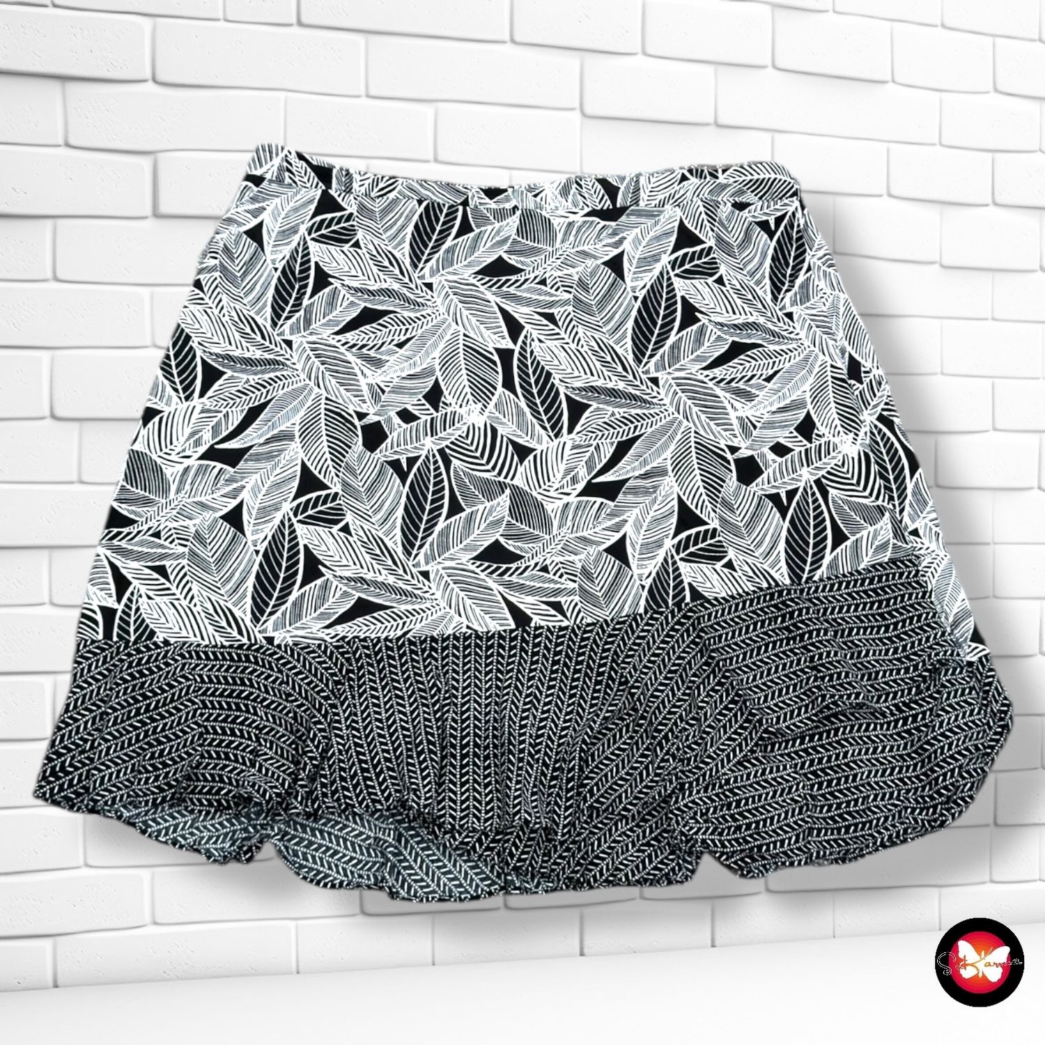 **HOY** Falda BONMARCHÉ color Negro y blanco Talla 52 (UK24)