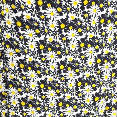 **HOY** Falda larga de florecitas  color Negro, blanco y amarillo Talla M/L