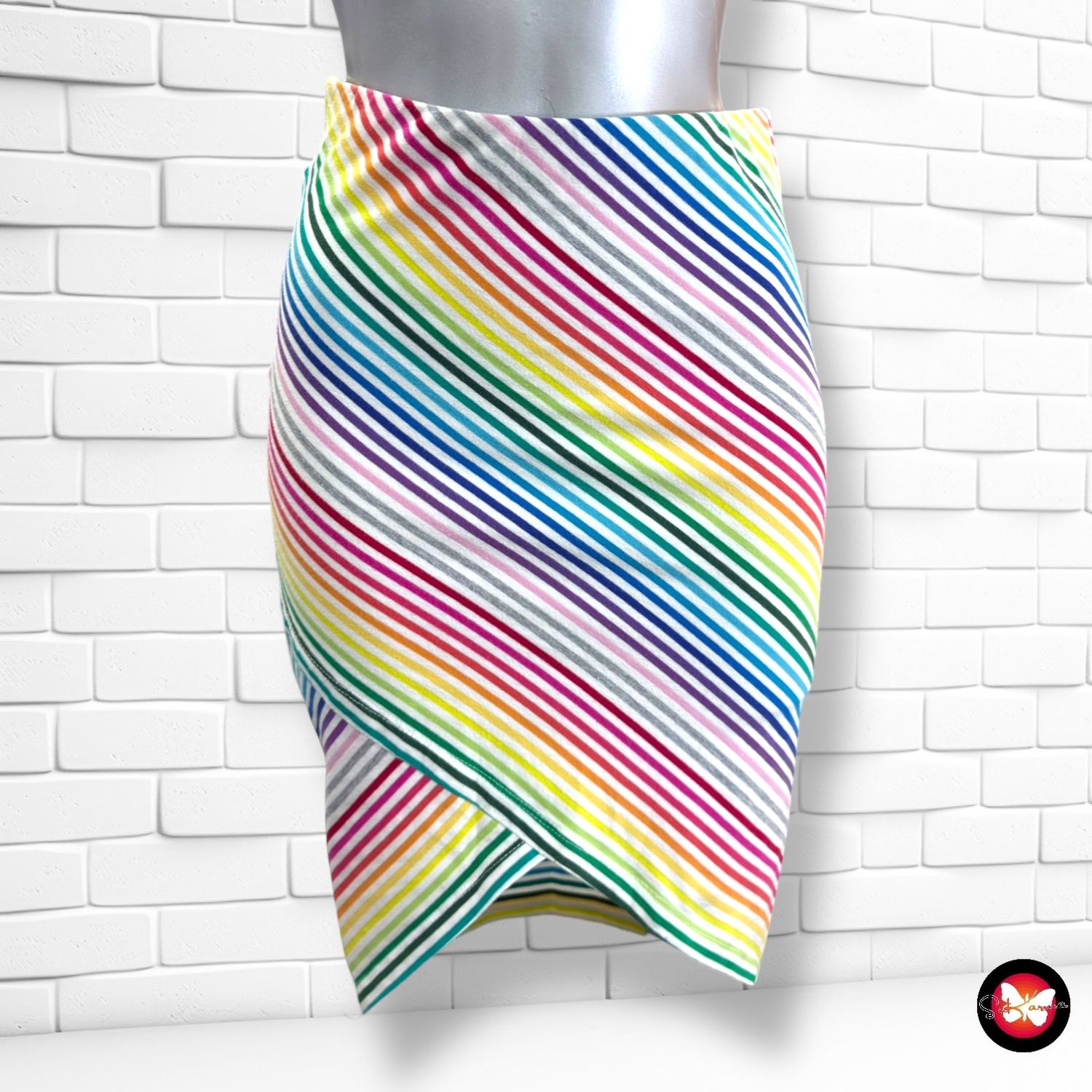 **HOY** Falda elástica de rayitas  color Varios Talla S