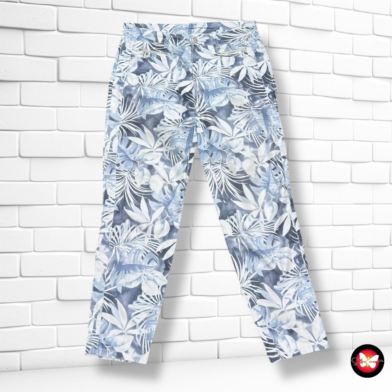 **HOY** Pantalón tobillero de flores  ANNA MONTANA color Celeste y blanco Talla L