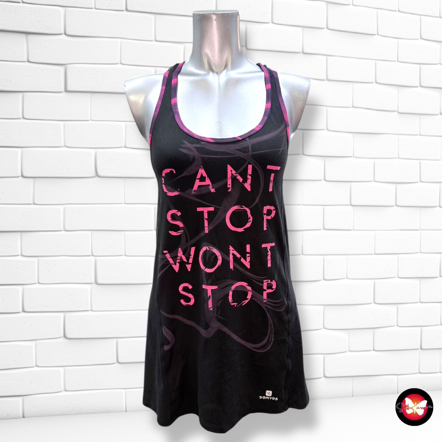 **HOY** Camiseta deportiva DOMYOS color Negro y rosa Talla 38