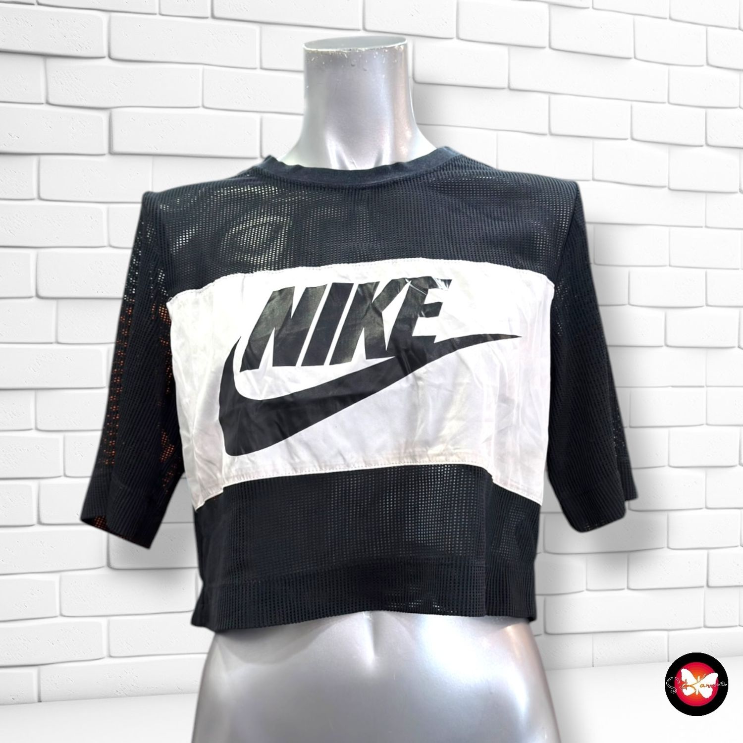 **HOY** Camiseta cropped de rejilla NIKE color Negro y blanco Talla S