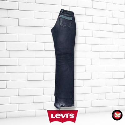 **HOY** Pantalón con detalle de piel LEVI’S color Negro Vaquero  Talla M/L (W29 L34)