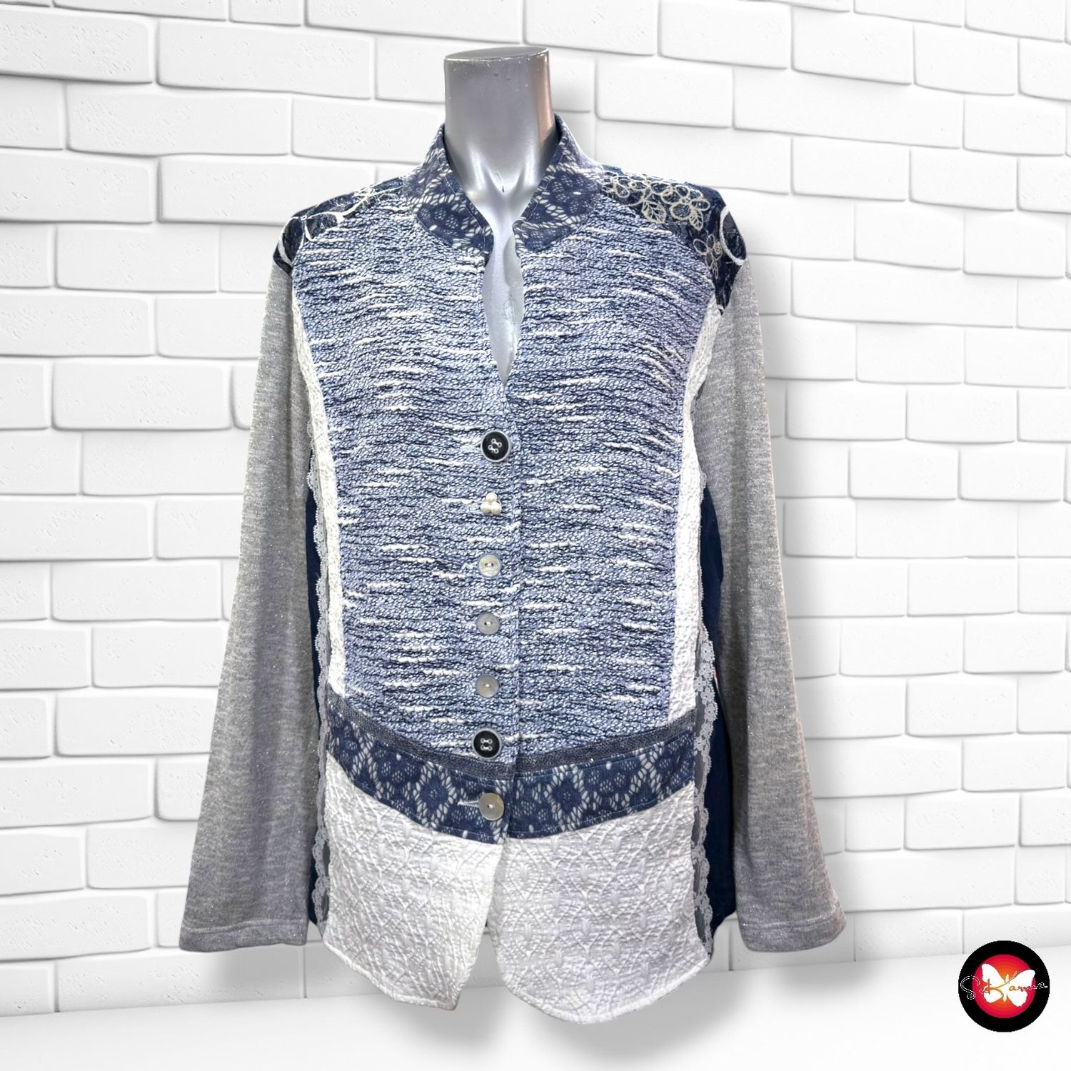 **HOY** Blazer patchwork JUST WHITE color Azul, blanco y gris Talla 48