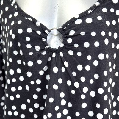 **HOY** Camiseta de lunares SIMPLY BE. color Negro y blanco Talla 48 (20UK)