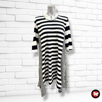 **HOY** Camiseta de manga corta con picos  color Negro y blanco Talla 3XL