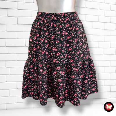 **HOY** Falda de florecitas  color Negro y varios Talla XXL