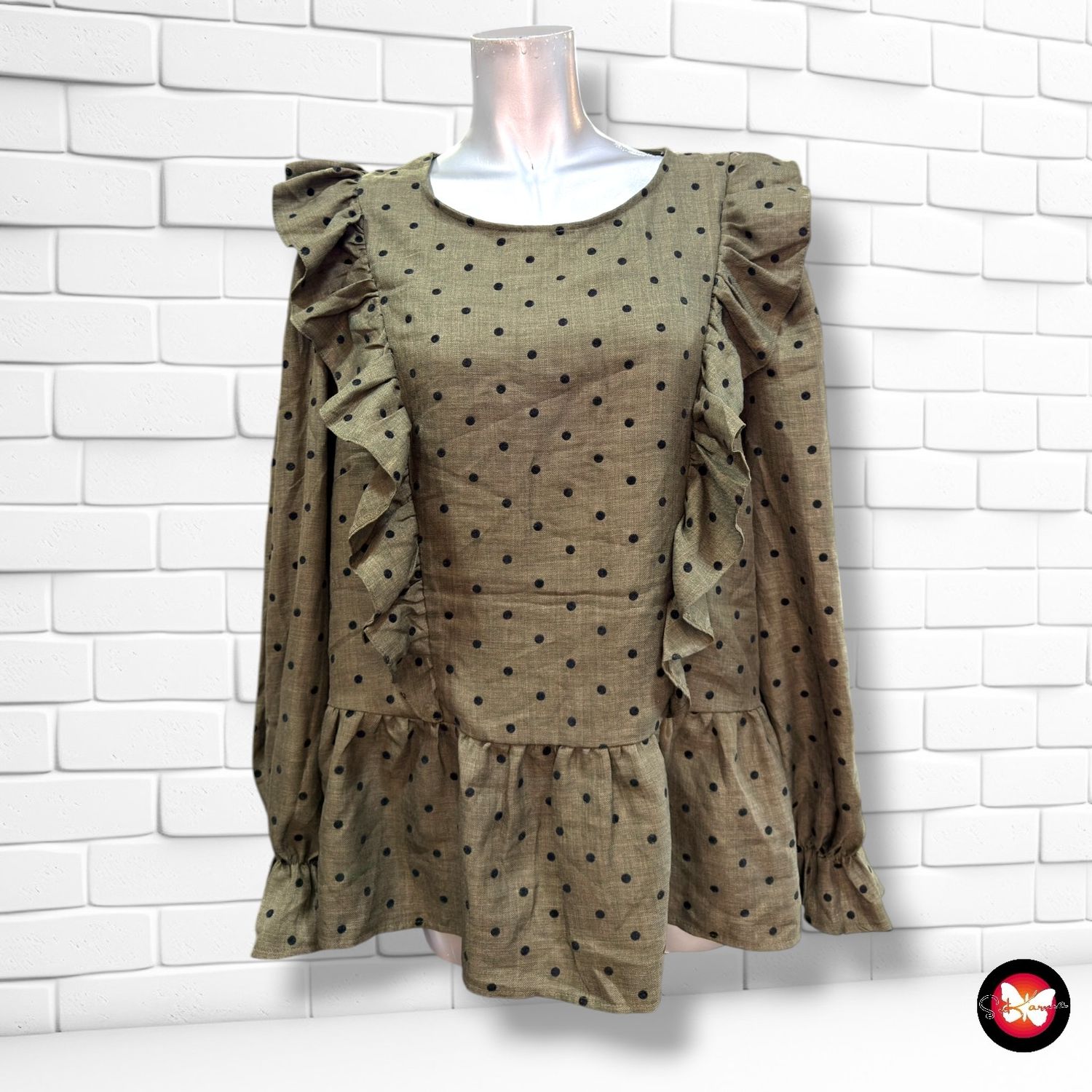 **HOY** Blusa con volantes y lunares PRIMARK color Verde oliva y negro  Talla 48