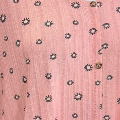 **HOY** Blusa de manga corta con florcitas GINA BENOTTI color Rosa y negro Talla 44/46