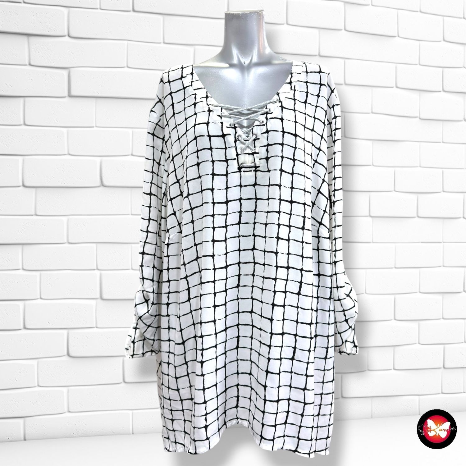**HOY** Blusa de media manga  color Blanco y negro Talla 54