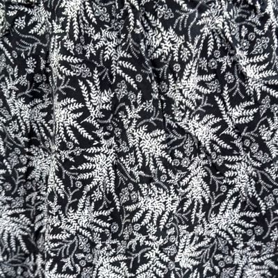 **HOY** Falda de florecitas JANINA color Negro y blanco Talla 46