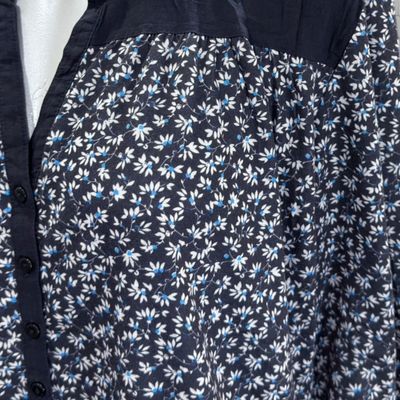 **HOY** Camiseta de media manga de florecitas BEST CONECTIONS color Azul marino Talla 40