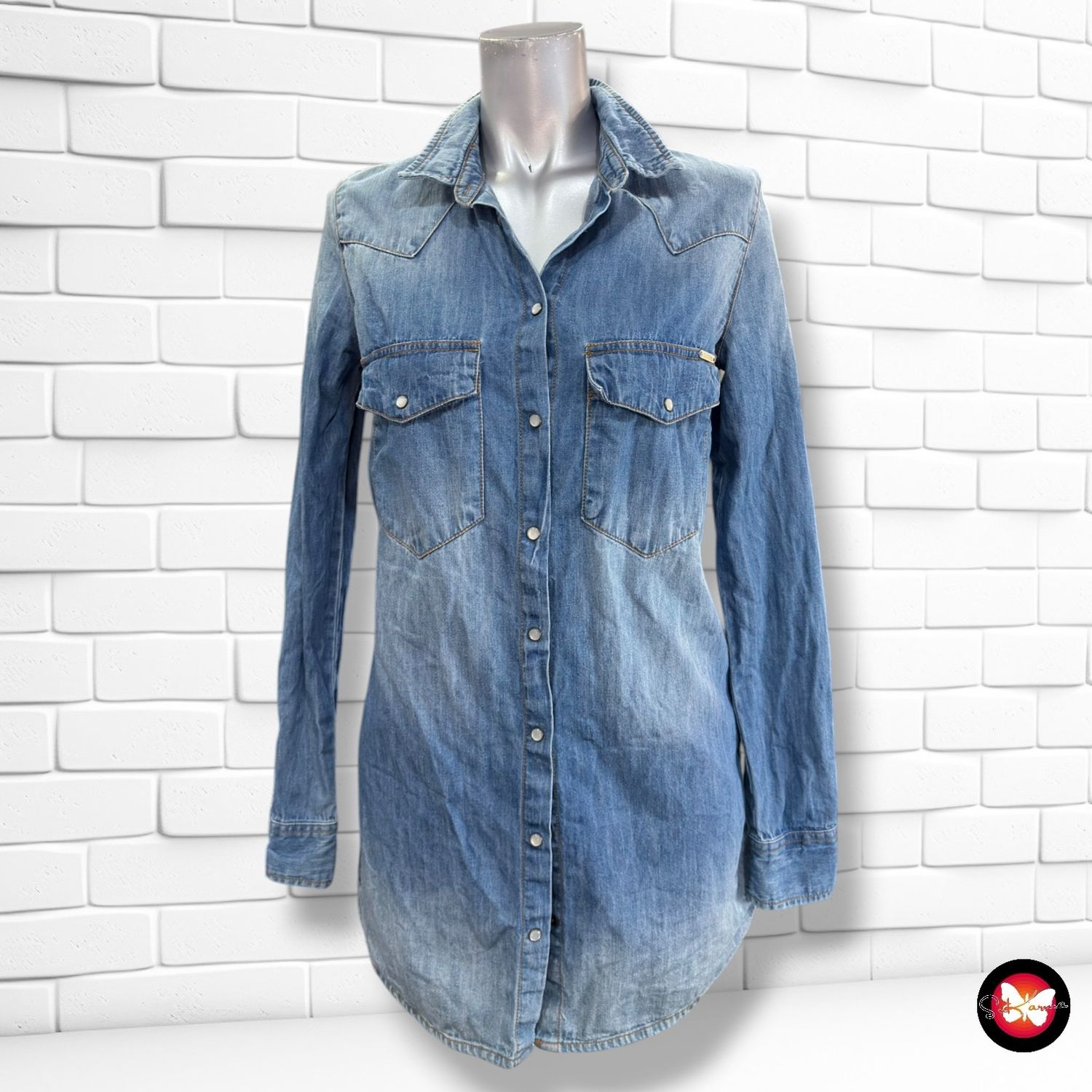 **HOY** Camisa de manga larga con bordados GUESS color Azul vaquero Talla XS