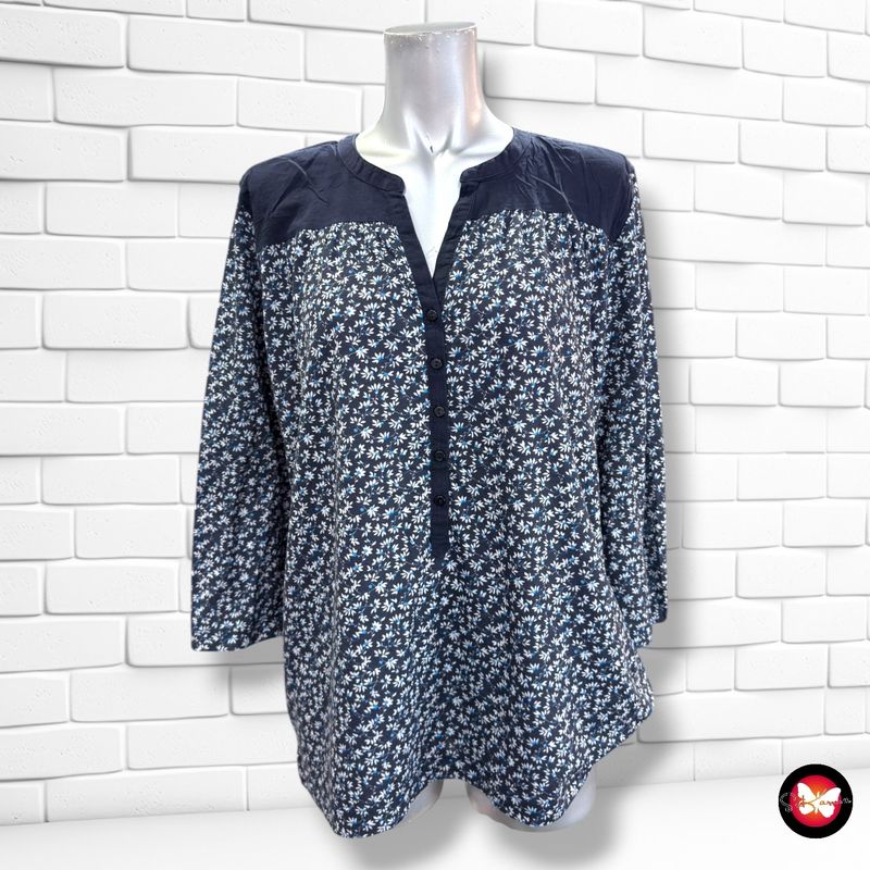 **HOY** Camiseta de media manga de florecitas BEST CONECTIONS color Azul marino Talla 40