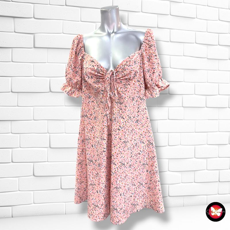 **HOY** Vestido de florecitas escote barco SHEIN CURVE color Rosa y varios Talla 2XL
