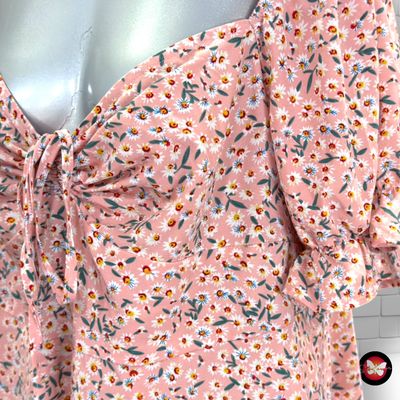 **HOY** Vestido de florecitas escote barco SHEIN CURVE color Rosa y varios Talla 2XL