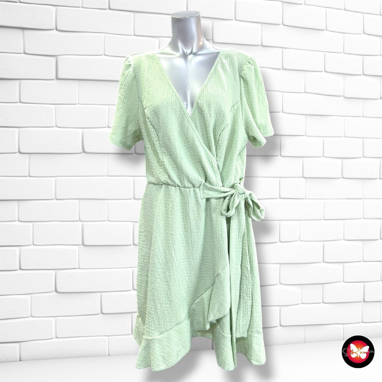 **HOY** Vestido escote cruzado SHEIN CURVE color Verde Talla 0XL