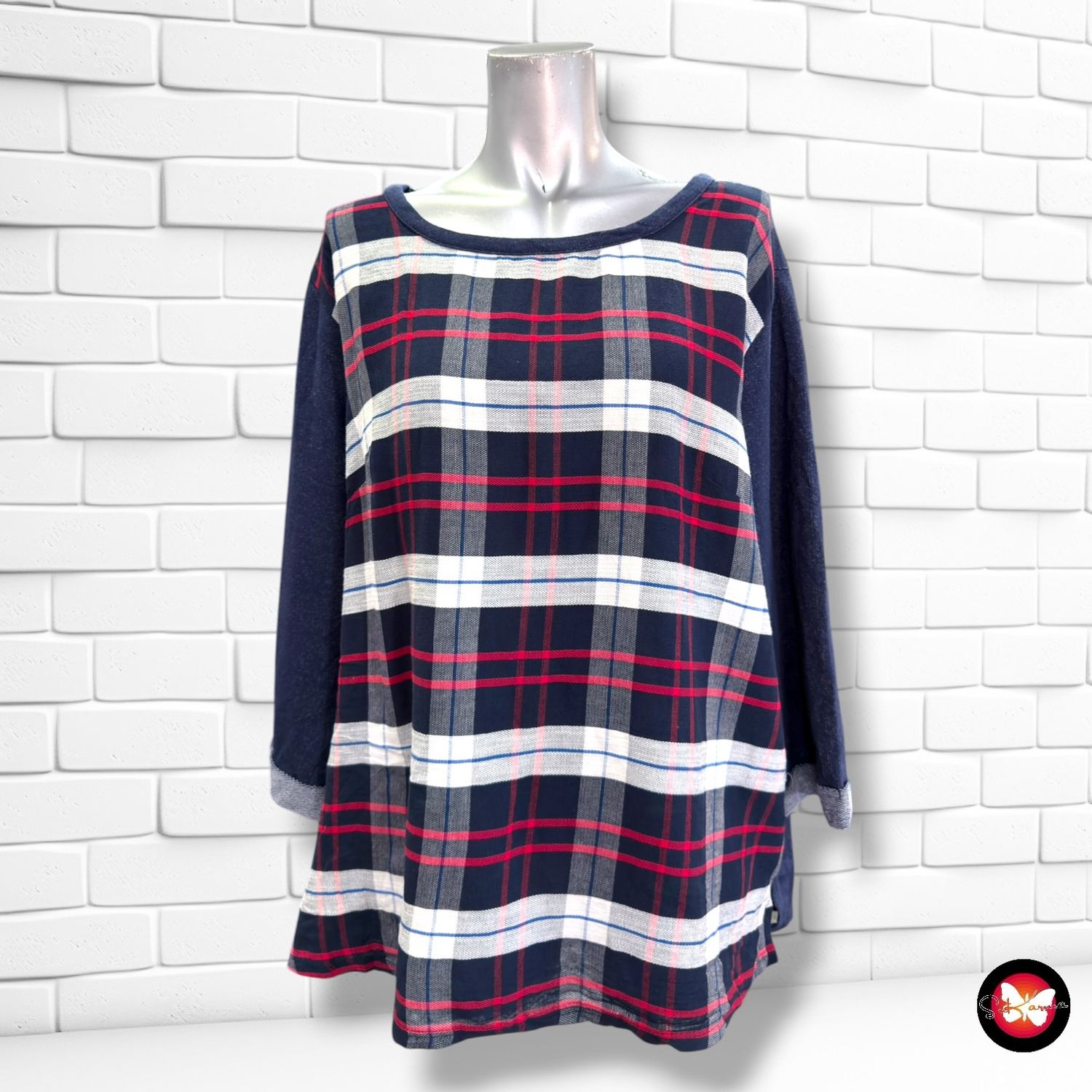 **HOY** Sudadera de media manga con frente de blusa  color Azul, rojo y blanco Talla XXL