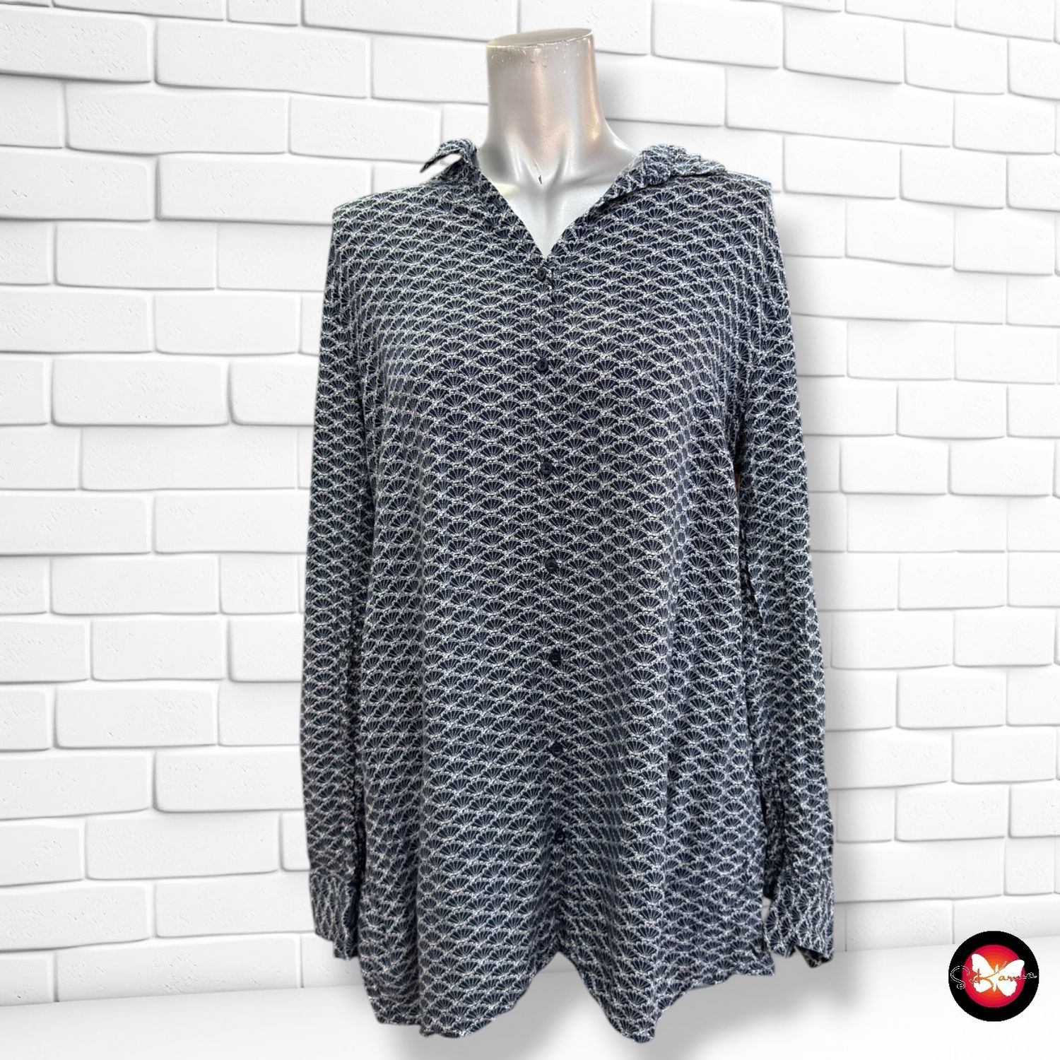 **HOY** Camisa de manga larga estampada KIABI color Azul marino y blanco Talla 42