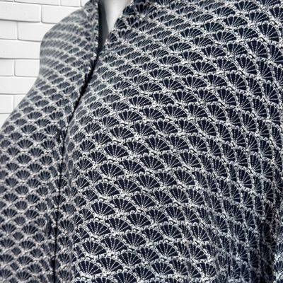 **HOY** Camisa de manga larga estampada KIABI color Azul marino y blanco Talla 42