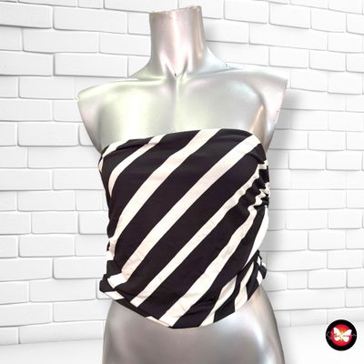 **HOY** Crop top  color Negro y blanco Talla L/XL