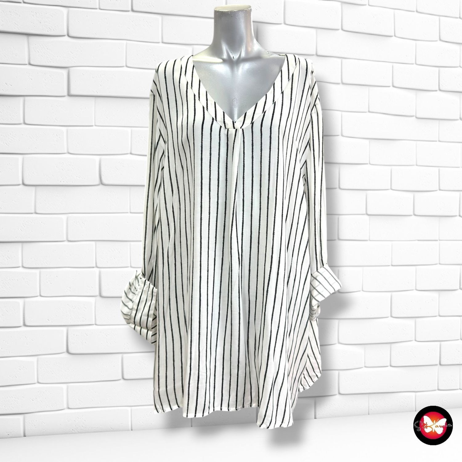 **HOY** Blusón de rayitas  color Blanco y negro Talla 4XL