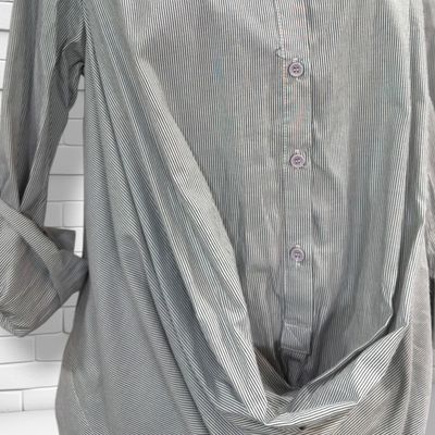 **HOY** Blusón de rayitas color Negro y blanco Talla XL