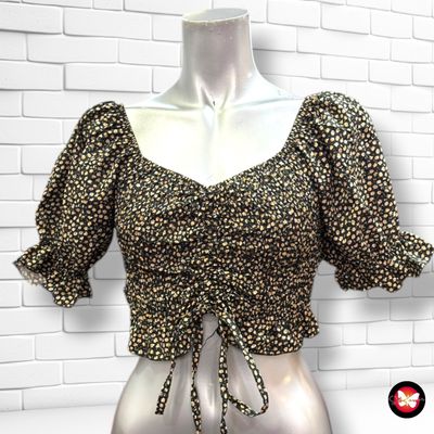 **HOY** Crop top de florecitas con mangas abullonadas color Negro y varios Talla ÚNICA
