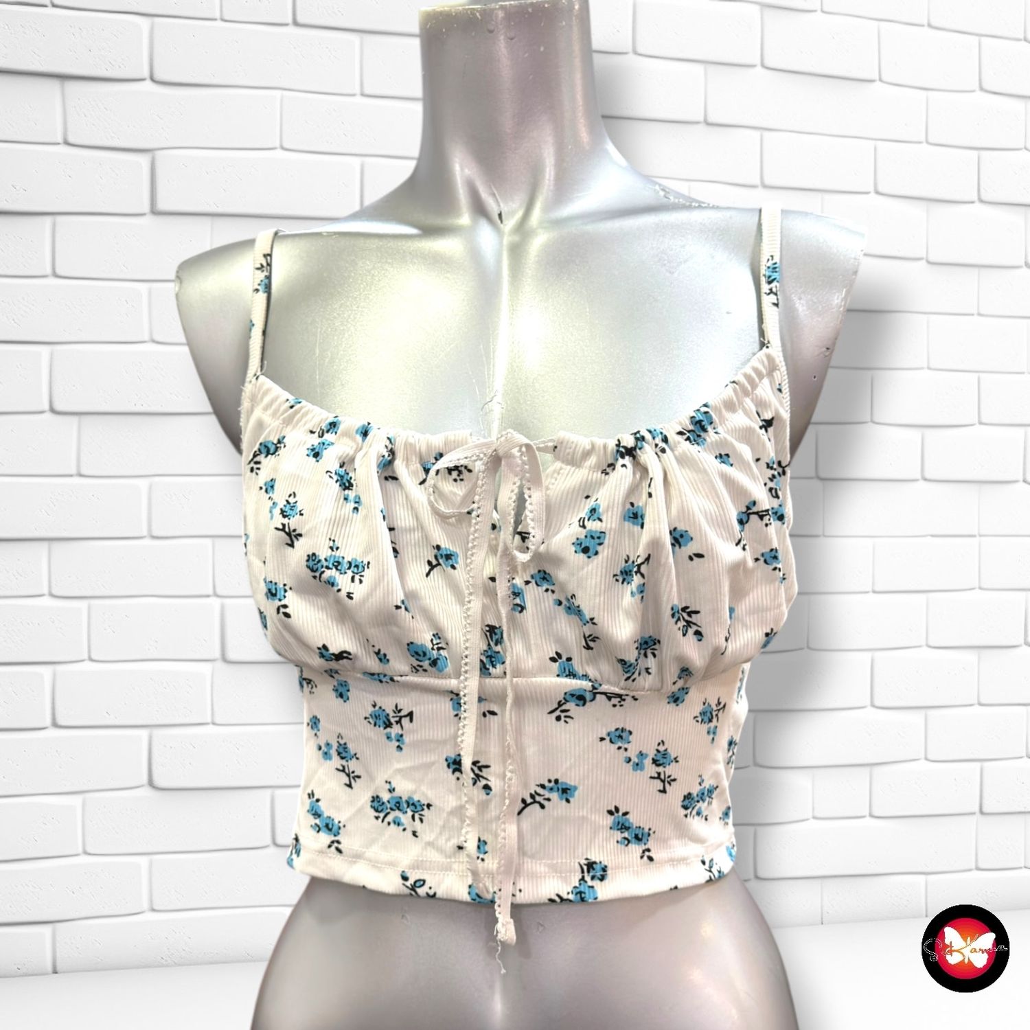 **HOY** Crop top de florecitas SHEIN color Blanco y celeste Talla M