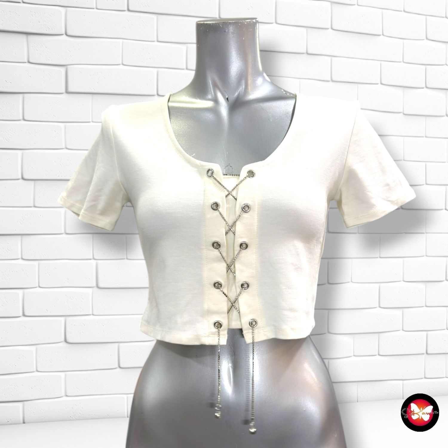 **HOY** Camiseta cropped con cadenita  color Hueso Talla S