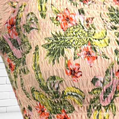 **HOY** Crop top fruncido de florecitas DIVIDED color Rosa y varios Talla XS